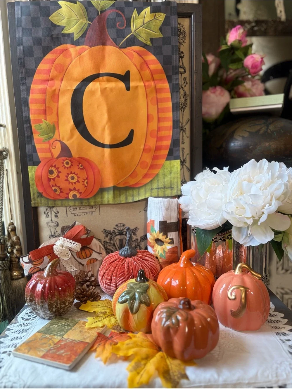 Pumpkin Halloween decor lot